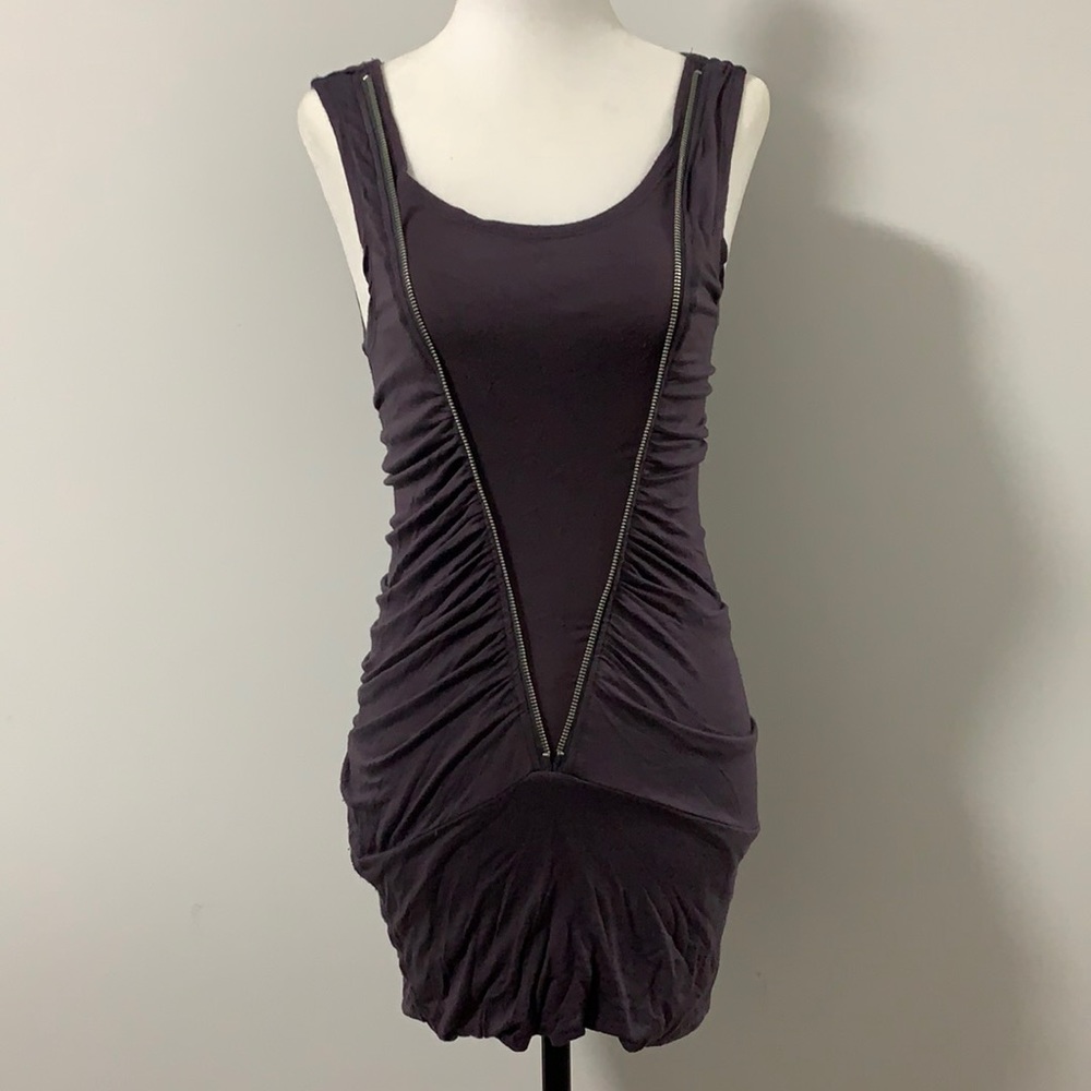 Minimum Sleeveless Zipper Front Tunic Top